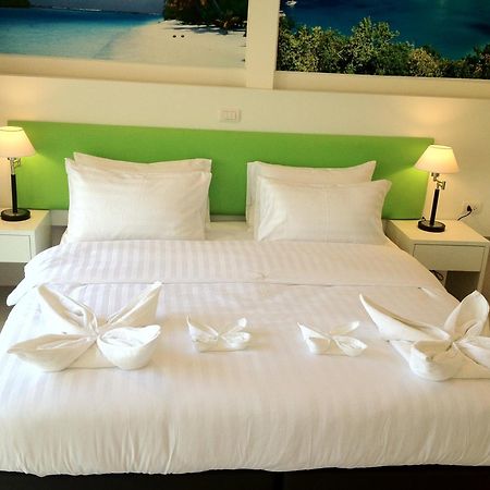 Armoni Patong Beach Hotel Exteriör bild