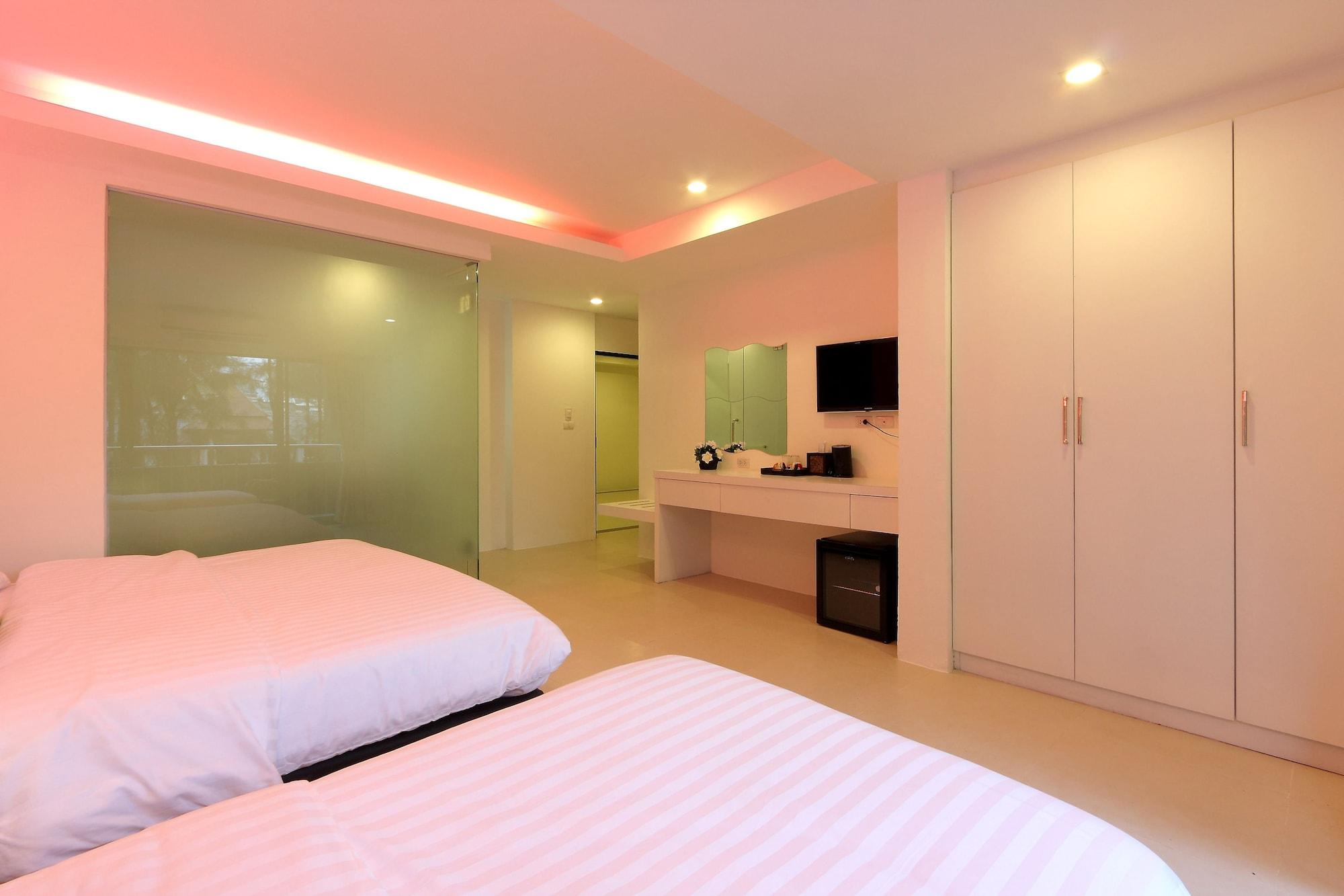 Armoni Patong Beach Hotel Exteriör bild