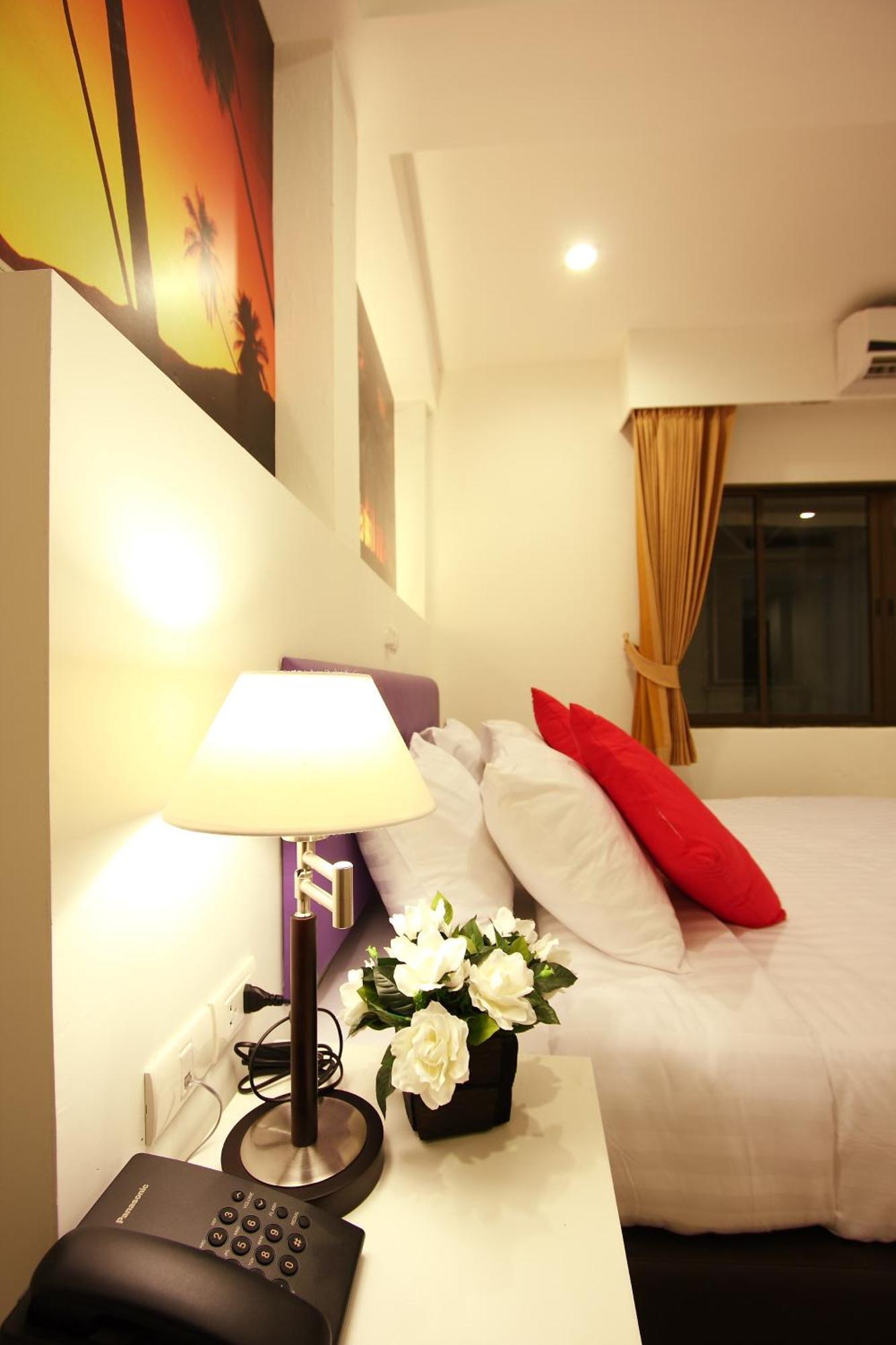 Armoni Patong Beach Hotel Exteriör bild