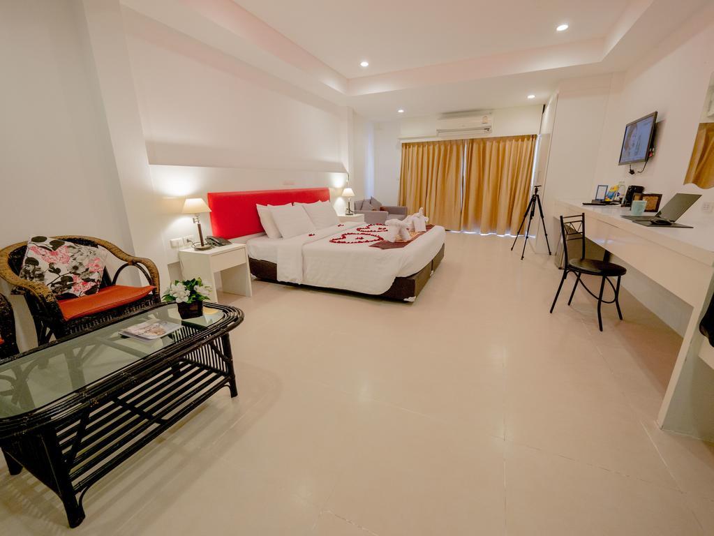 Armoni Patong Beach Hotel Exteriör bild