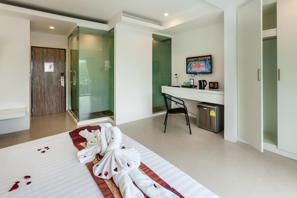Armoni Patong Beach Hotel Exteriör bild