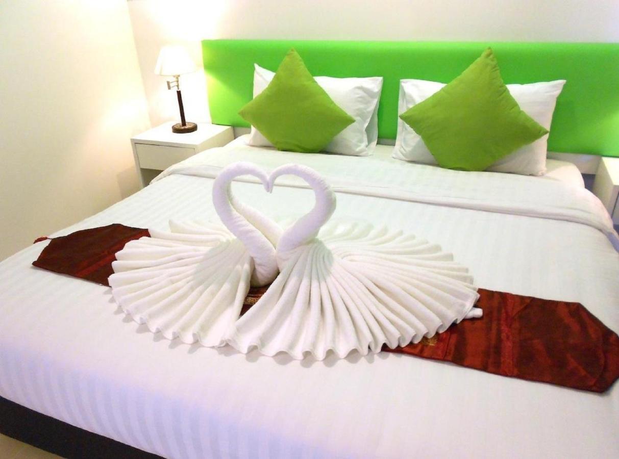 Armoni Patong Beach Hotel Exteriör bild