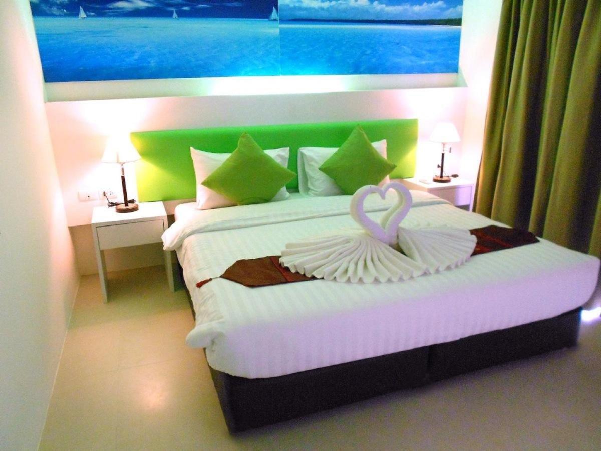 Armoni Patong Beach Hotel Exteriör bild